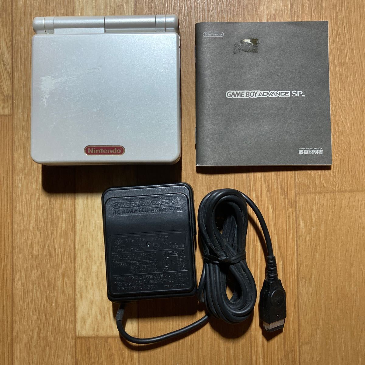 GBA ゲームボーイアドバンスSP ファミコンカラー XJH13920163 - 本体 GBA ゲームボーイアドバンスSP ファミコンカラー XJH13920163 - 本体