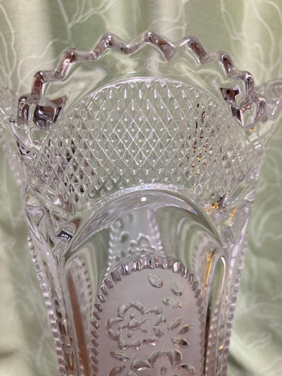 KAMEI CRYSTAL　カメイクリスタルガラス花瓶　花入　梅紋フラワーベース
