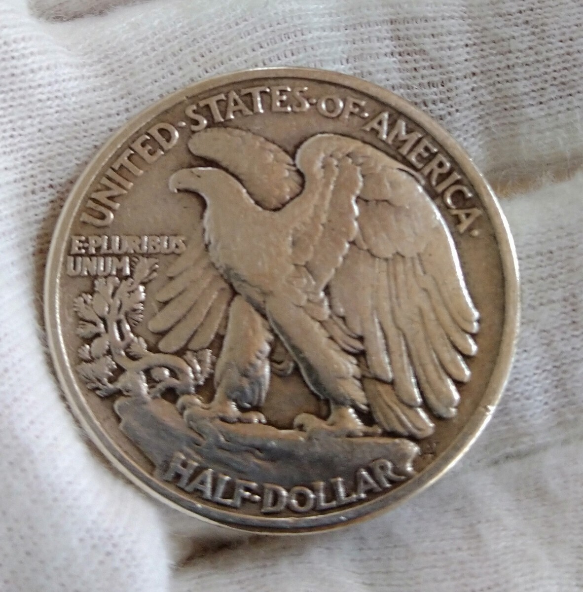 アメリカ銀貨 ウォーキングリバティ ハーフダラー 50セント アンティーク ヴィンテージ シルバーダラー 古銭 1945の画像4