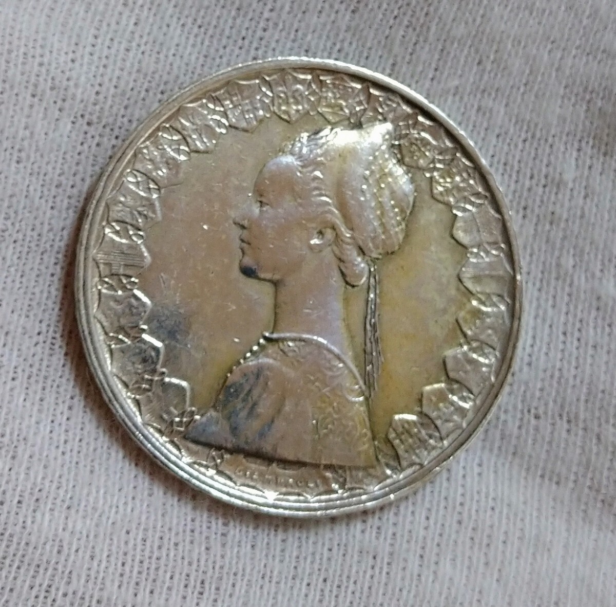 イタリア銀貨 500リラ ルネッサンス様式の貴婦人 船団コロンブス 1961年の画像2