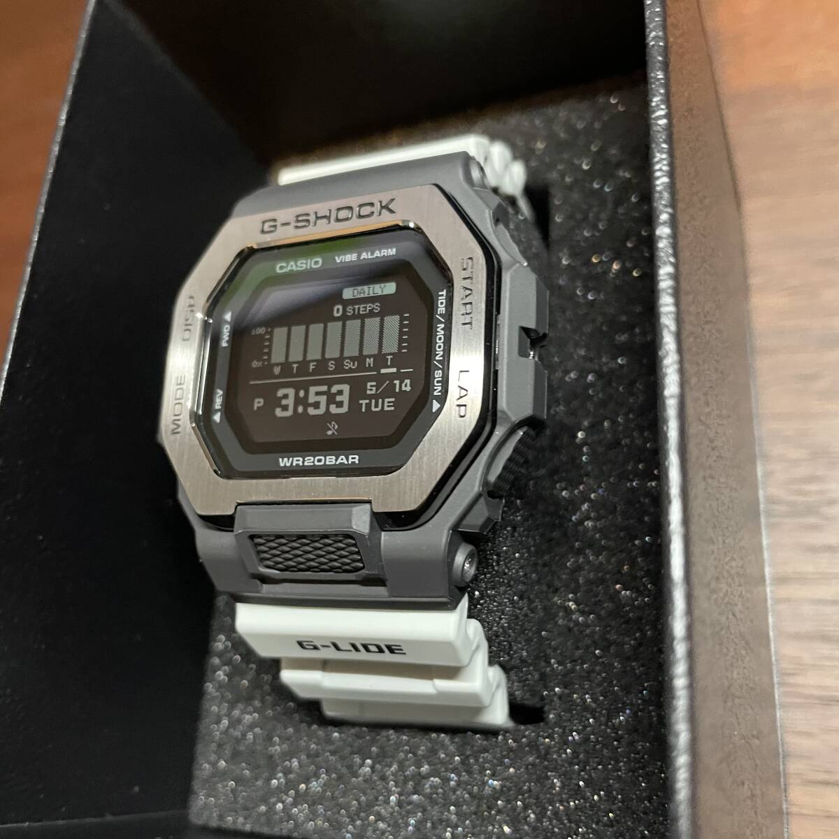 極美品 国内正規品 カシオ CASIO G-SHOCK G-LIDE GBX-100TT-8JF グレー Bluetooth搭載 タイドグラフ トレーニング機能 ワールドタイム_画像2