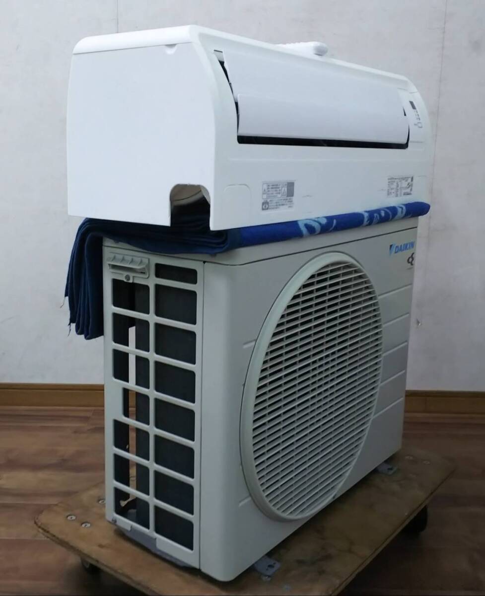 美品 2021年製 ダイキン STREAMER 冷暖房インバーターエアコン2.2kw ATF22YSE9-W 6畳～9畳用 自動お掃除機能・ストリーマ機能 中古 送料安の画像3