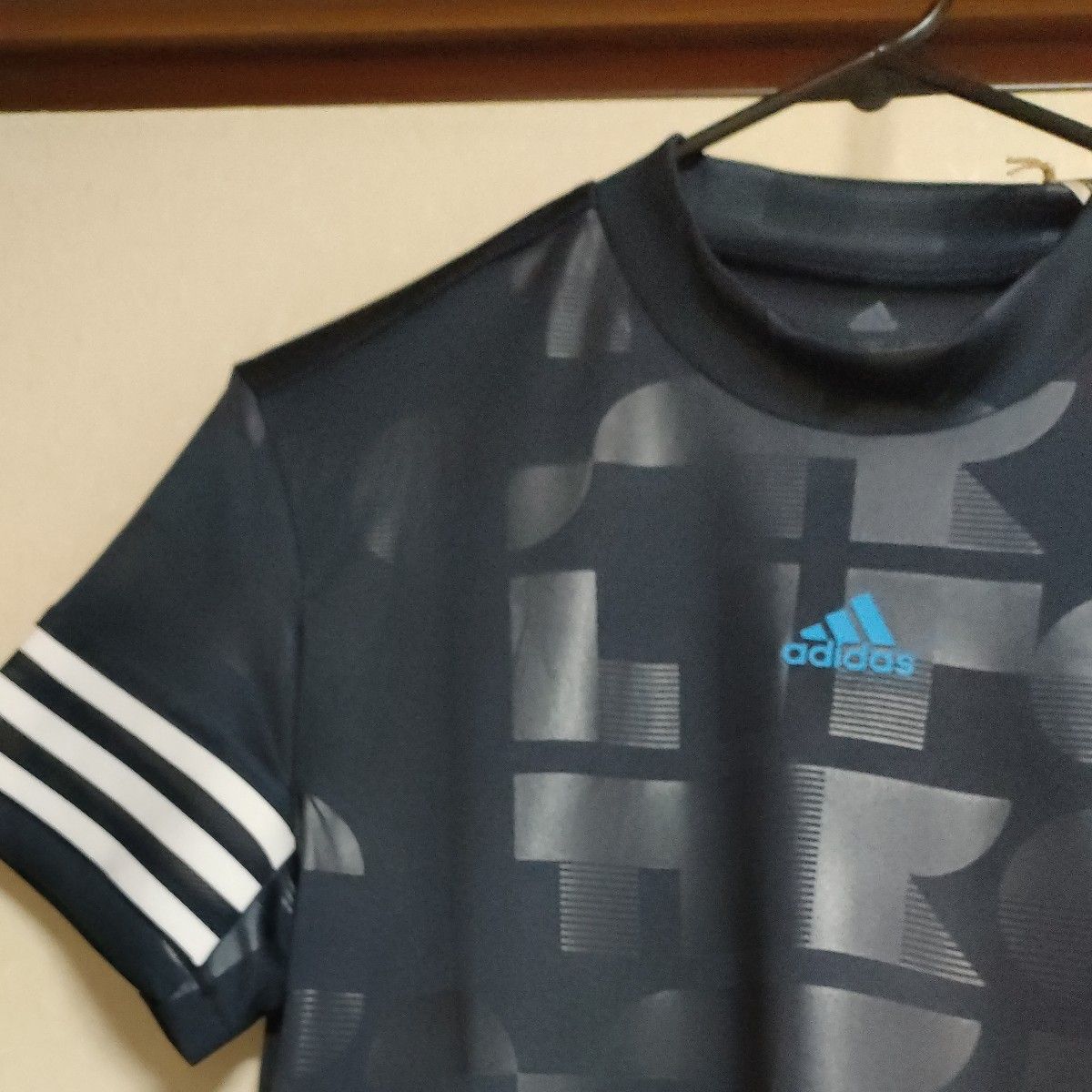 adidas ゴルフ モックネックシャツ  速乾 半袖Tシャツ Tシャツ 総柄グラフィック レディース Mサイズ 新品 送料無料