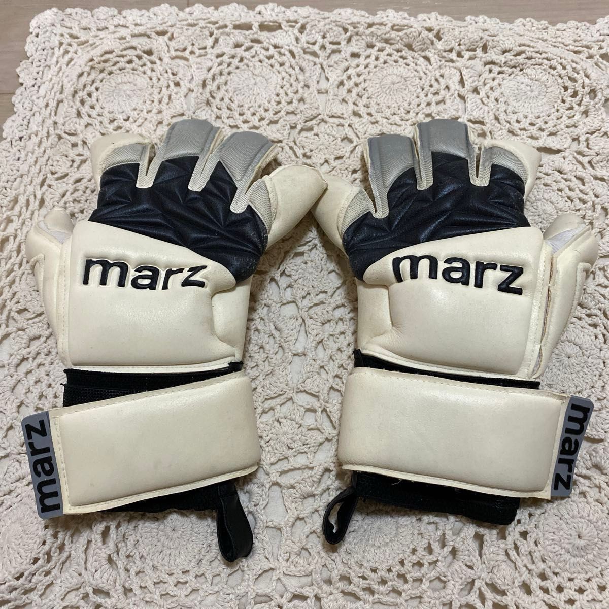 marz キーパーグローブ　サッカー