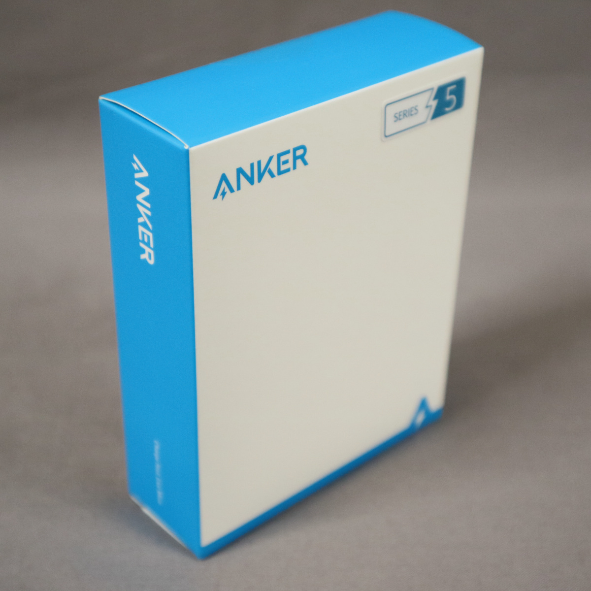 【未開封新品】Anker PowerCore 10000 PD Redux 25W（モバイルバッテリー 10000mAh 大容量）の画像4