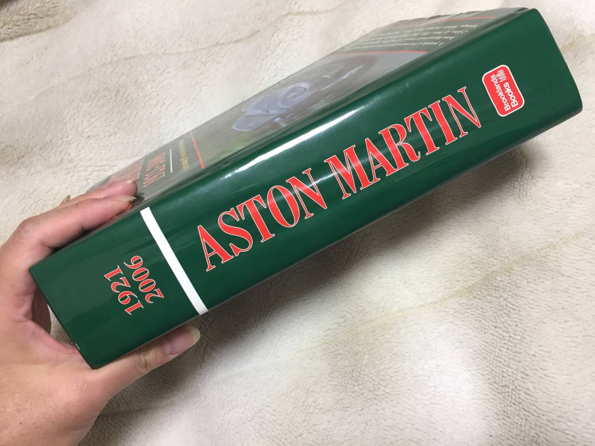【洋書】「Aston Martin 1921-2006: Celebrating 85 Years of Aston Martin Cars」大判本 解説書 アストンマーティン アストンマーチン