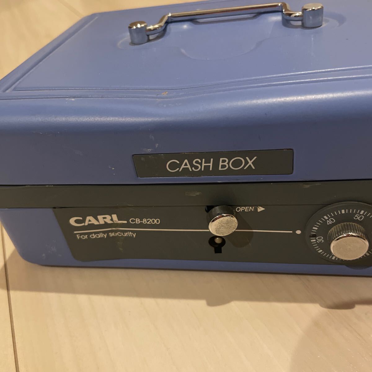 キャッシュボックス 金庫 CB-8100 ブルー　カール カール事務器 BOX CASH コンパクト 中古 H_画像2