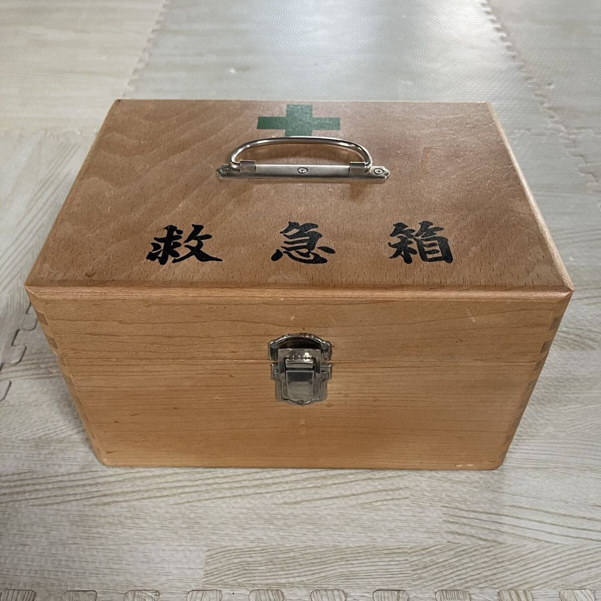 昭和レトロ 木製 救急箱 木箱 収納 小物入れ アンティーク 医療ボックス　Y_画像1