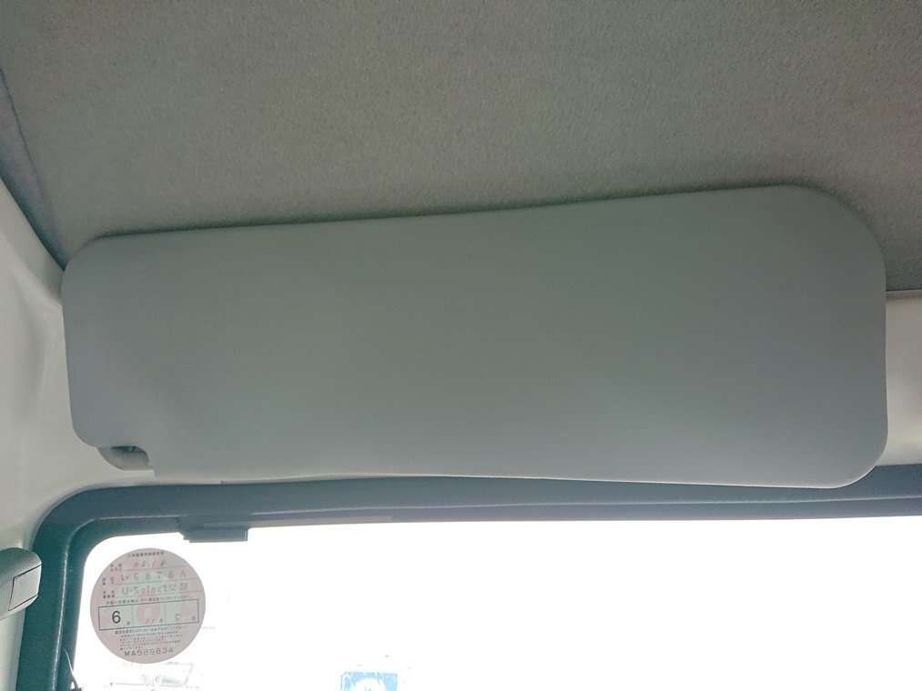 [psi] Mitsubishi U61V Minicab left sun visor H20 year 