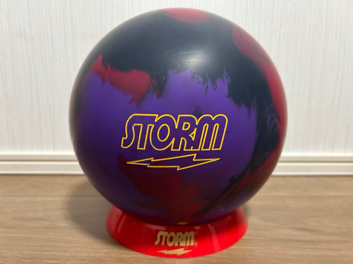 美品 ストーム ハイパーロック 15ポンド 2オンス ボウリング 美品 ストーム ハイパーロック 15ポンド 2オンス ボウリング