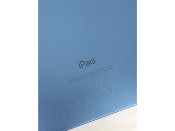 ★105　【中古/訳アリ】 iPad Air 10.9インチ 第10世代 Wi-Fi 64GB 2022年春モデル 刻印あり_画像5