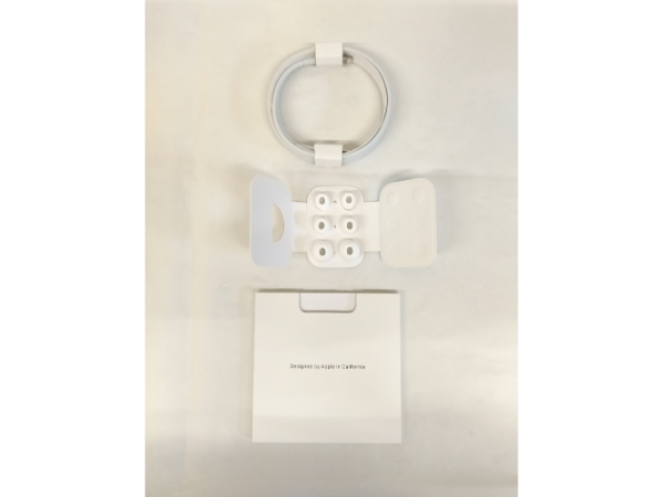 ★106　【ジャンク品】 AirPods Pro 第2世代 MQD83J/A ワイヤレス イヤホン 動作確認済み _画像5