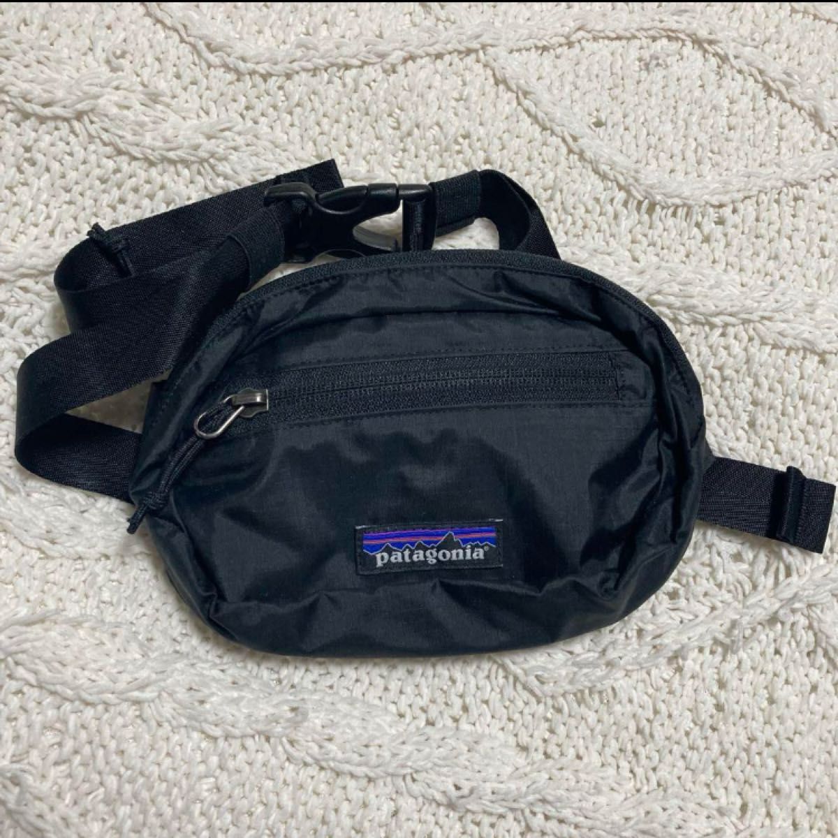ほぼ未使用 パタゴニア ウエストポーチ ウエストバッグ ミニ ほぼ未使用 パタゴニア ウエストポーチ ウエストバッグ ミニ