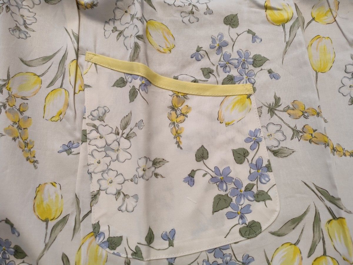 デービッド・ヒックス 　エプロン　花柄　白地　黄色　英国王室デザイナー　新品
