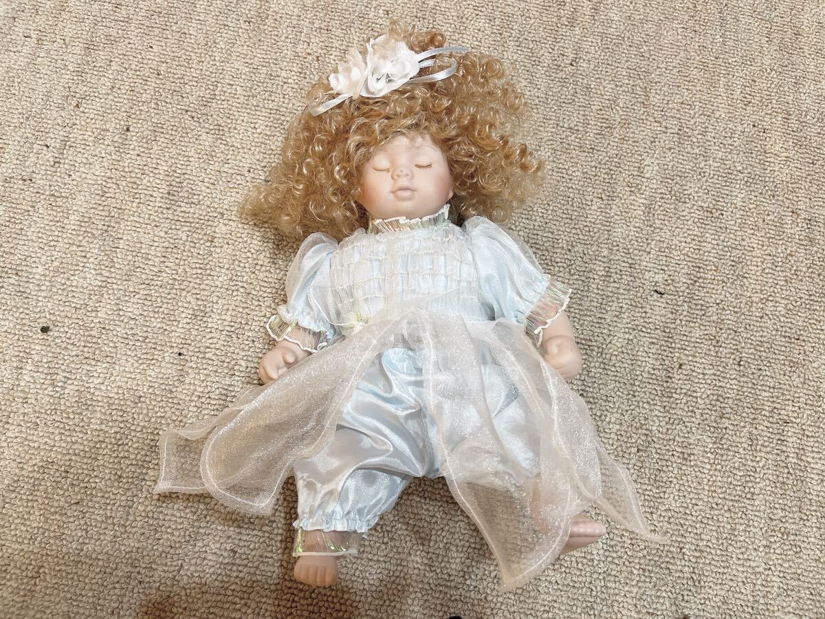  bisque doll doll West doll antique girl doll retro Doll baby . daytime . eyes .. Vintage baby to coil .