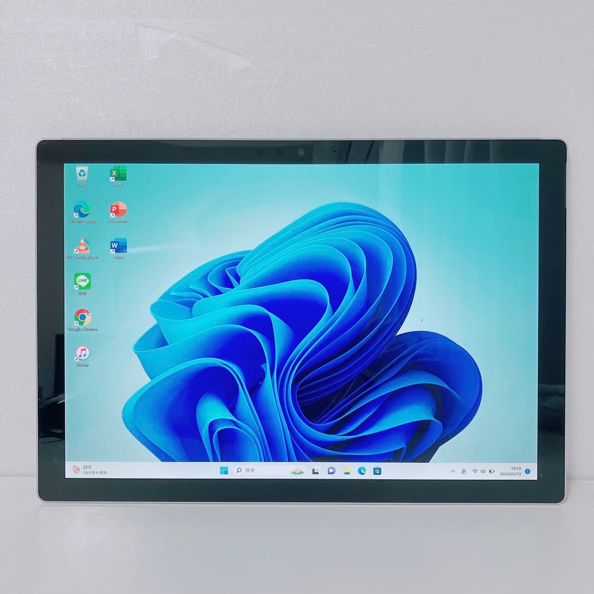 【美品】Surface Pro5 爆速SSD256GB 8GBタブレットPC