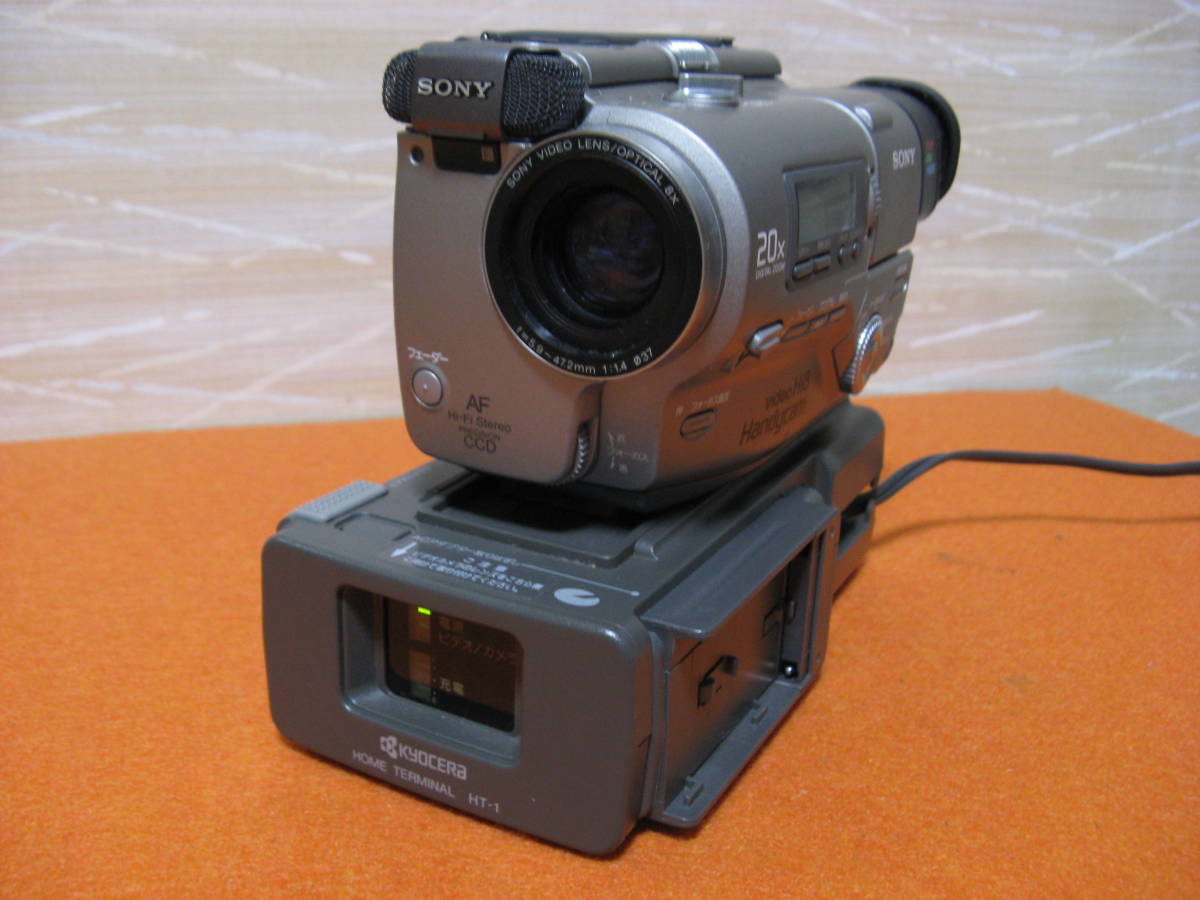 テープ再生・撮影OK!☆SONYのHi8/8ミリビデオカメラ/CCD-TR2☆テープ再生良好でダビングに最適です!_レンズは綺麗ですが撮影が出来ません。