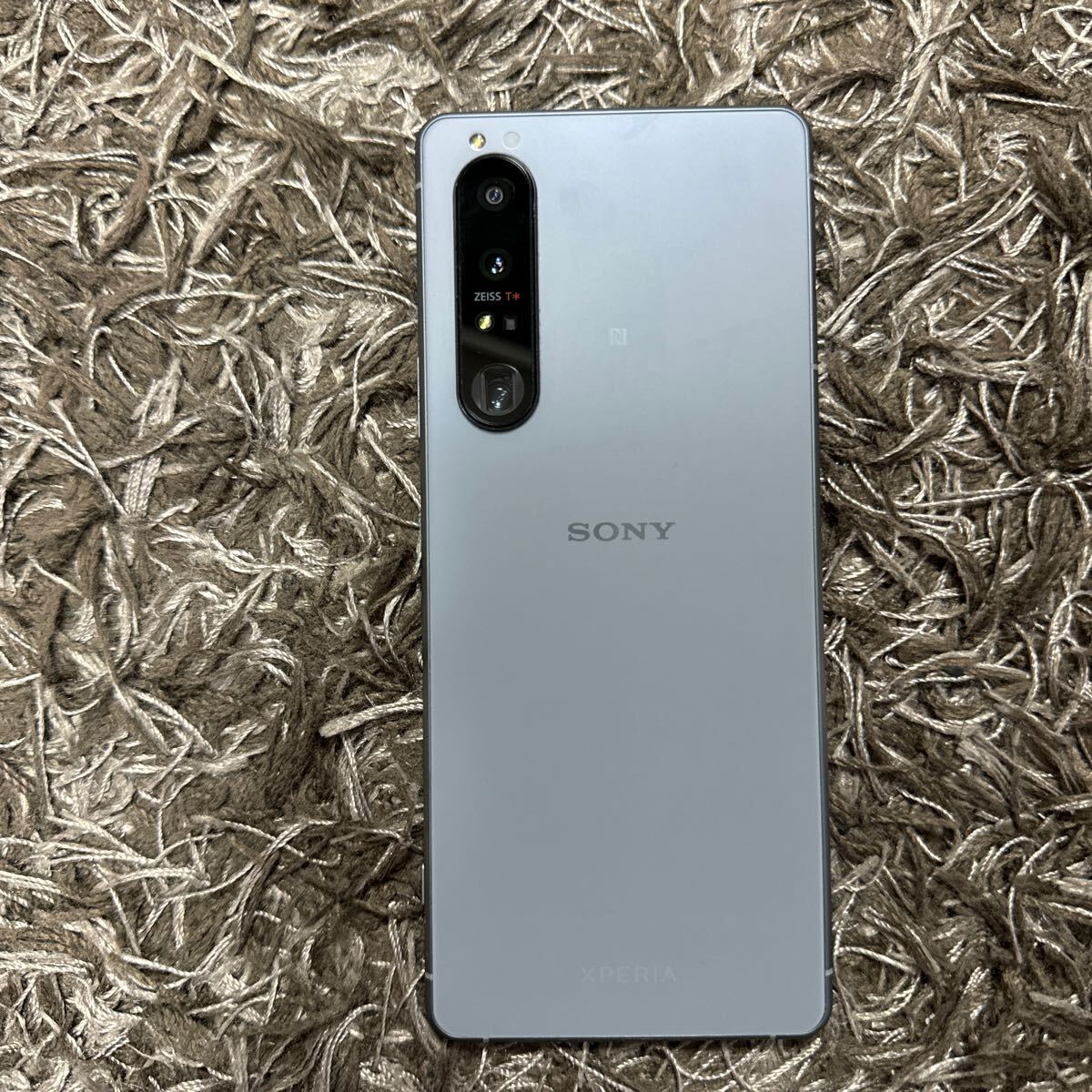 美品 国内版SIMフリー デュアルSIM対応 Android SONY XQ-BC42 xperia 1 III 12GB/512GB フロストグレーの画像2