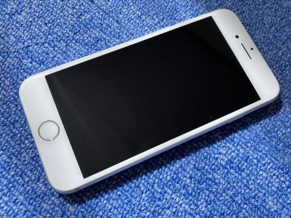 iPhone 8 ホワイト 白 64GB SIMフリー 本体 au 美品 利用制限〇 IMEI:356097095649774 no8