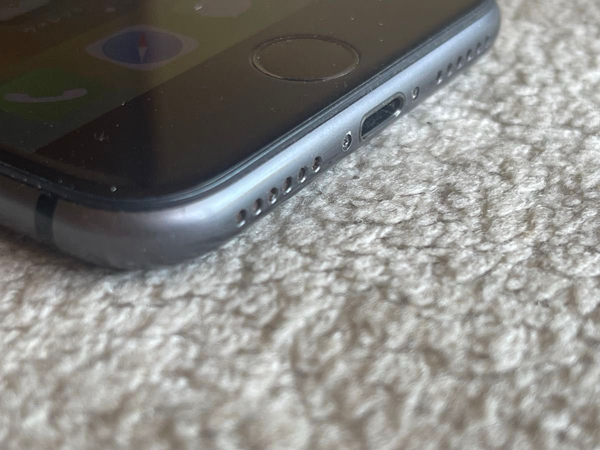 iphone８　６４GB　 SIMフリー　バッテリ１００％　美品 画面：ヒビ・キズ・汚れ無し 本体：ヒビ・キズ・汚れ無し