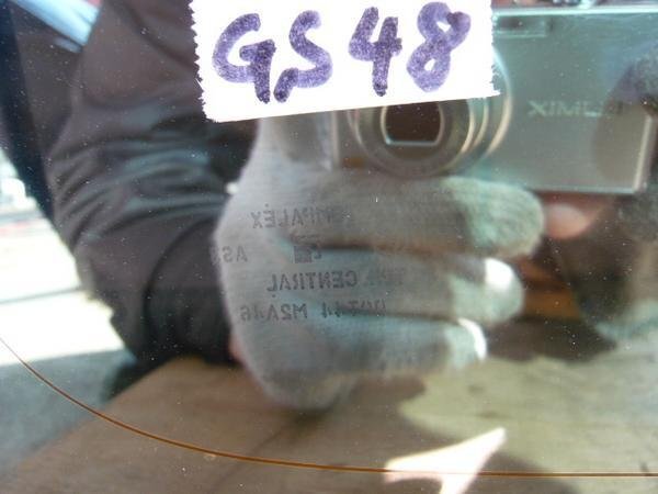 日産 エルグランド WE50 H9年 クオーター ガラス 右側　M2A46　GS48_画像3