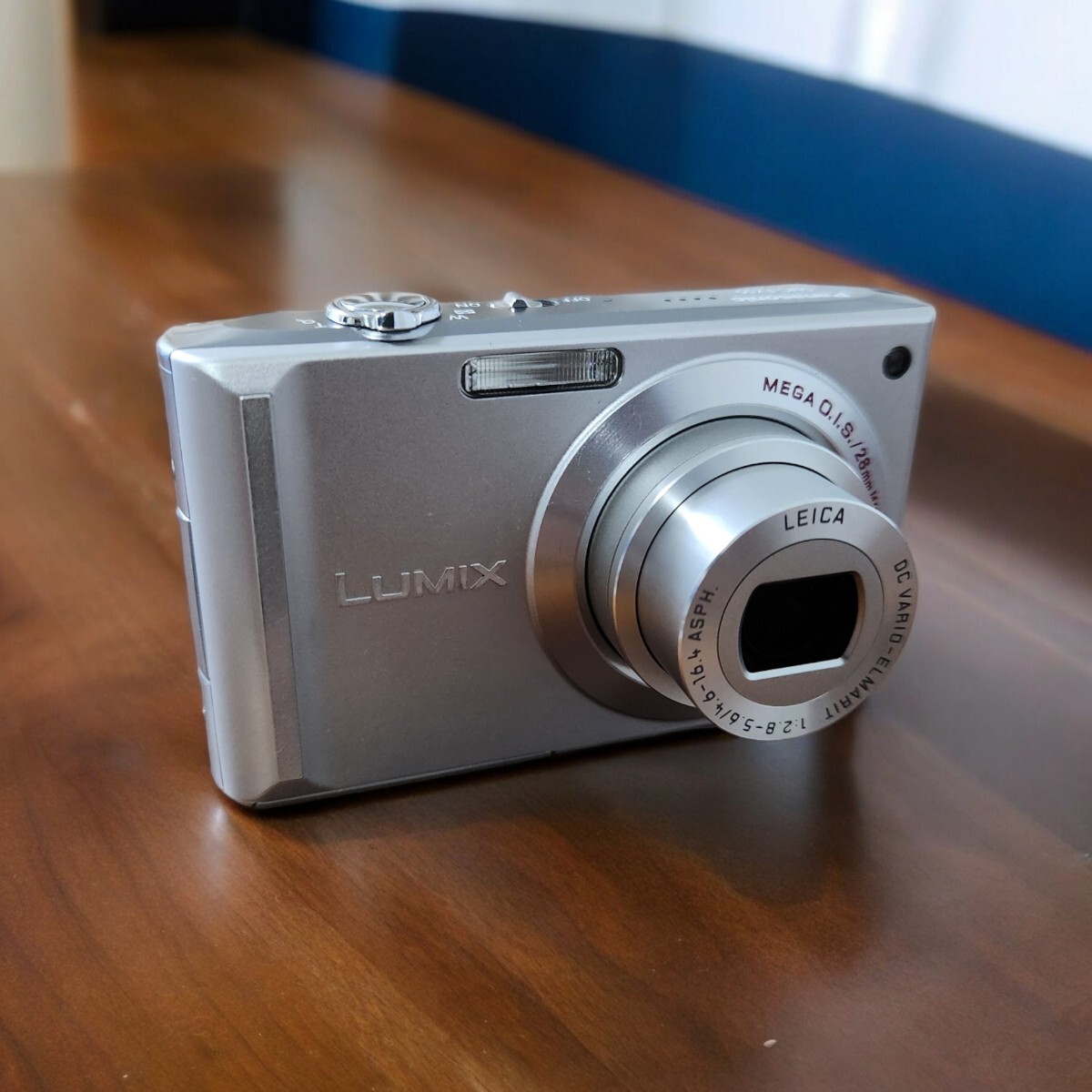 Panasonic LUMIX DMC-FX55 作動良好！めちゃくちゃよれます！CCDセンサー！業者転売ヤー評価の悪い人は説明文よんで！の画像1