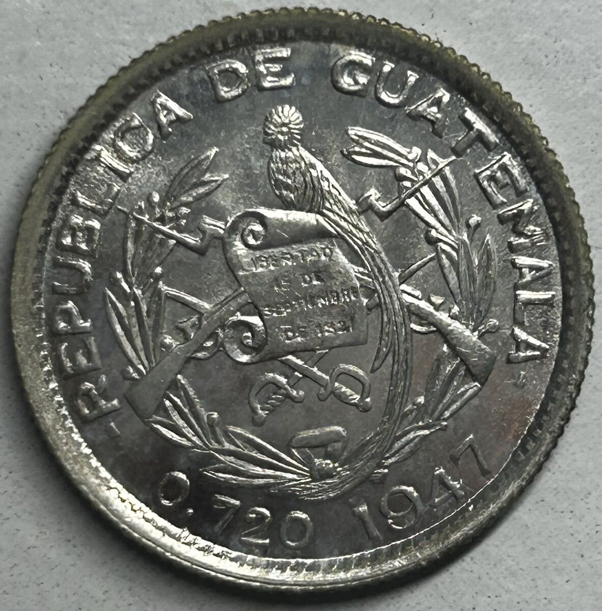 [極美品] 未使用 グアテマラ 10センタヴォ銀貨 1947年 古銭 銀貨の画像2