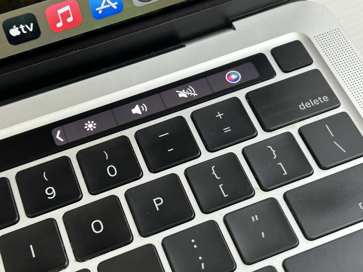 【美品 13.3インチ】Apple MacBook Pro(13-inch,2020) A2251 Core i7(1068NG7)/2.3GHz RAM:32GB/SSD:1TB USキーボード Sonoma 動作品_画像7