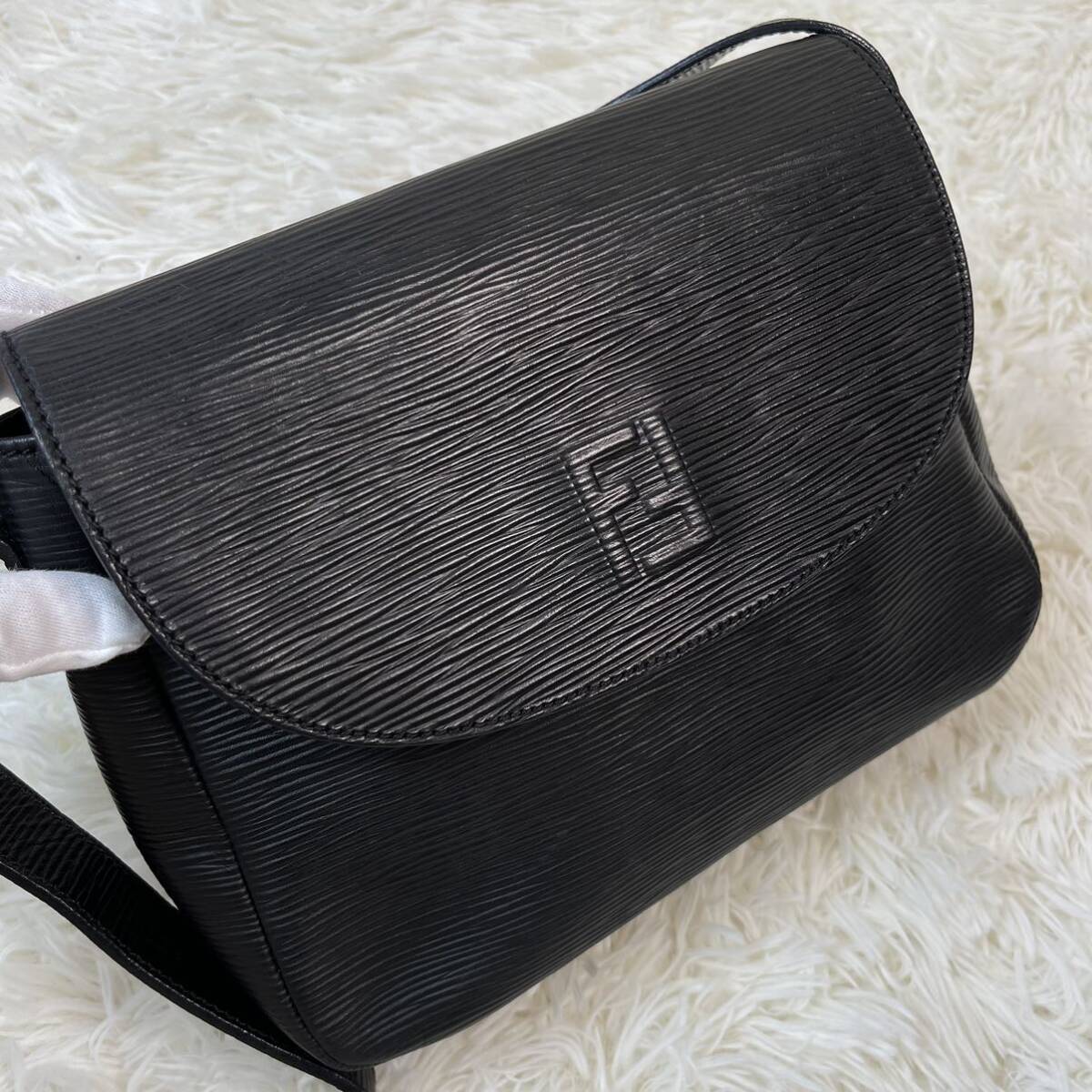 1円〜 極美品 FENDI フェンディ ショルダーバッグ FF金具 エピレザー 斜め掛け 肩掛け ブラック 黒 メンズ レディース ゴールド金具 _画像7