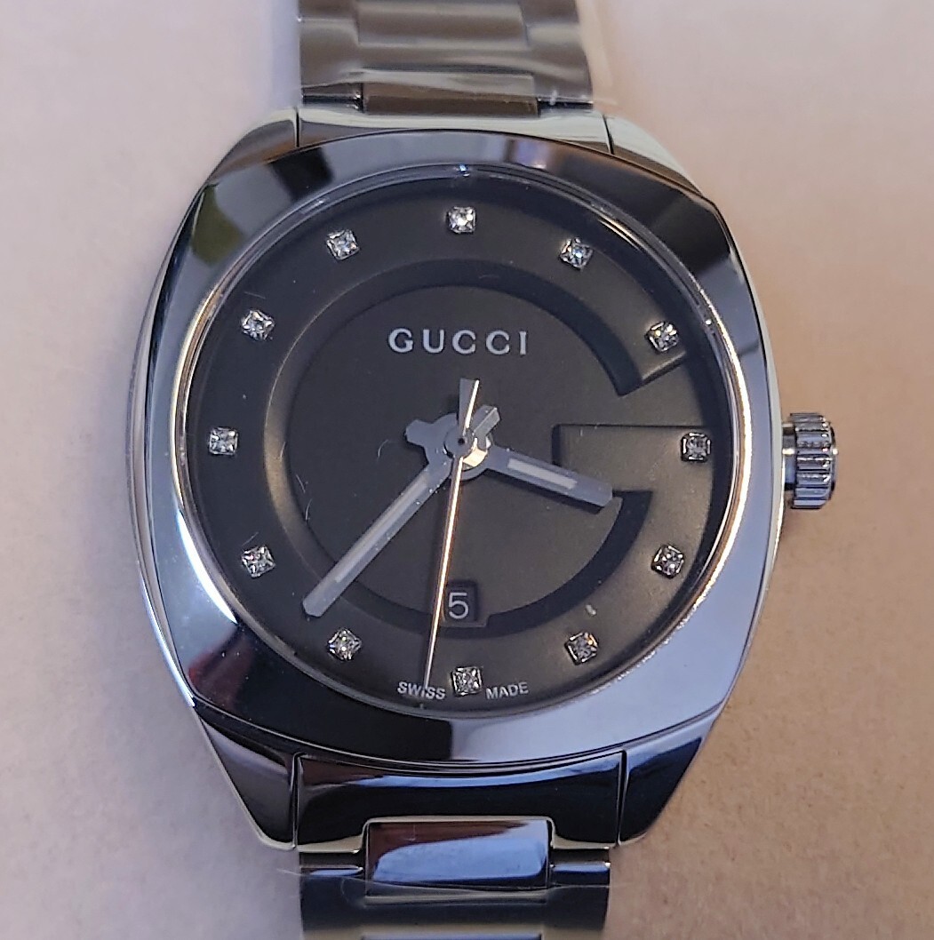 新品未使用 GUCCI 腕時計 GG2570 YA142503 レディース ブラック 29ミリの画像2