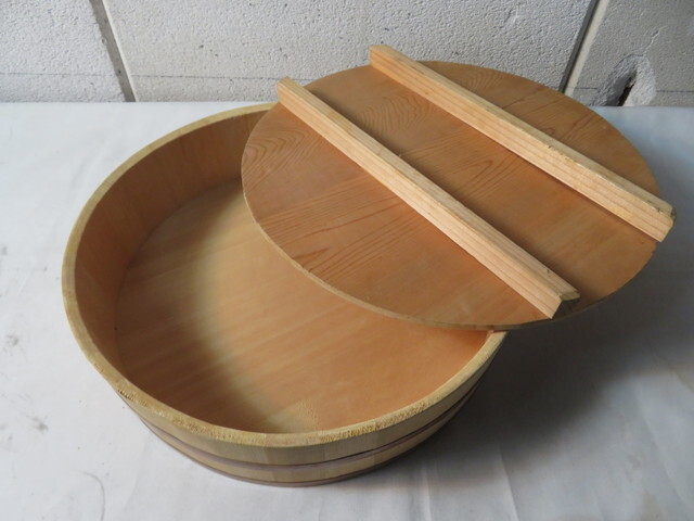 N⑤25　おひつ 蓋付 木製 寿司桶 寿司飯器　木蓋　レトロ　古道具　古民家_画像1