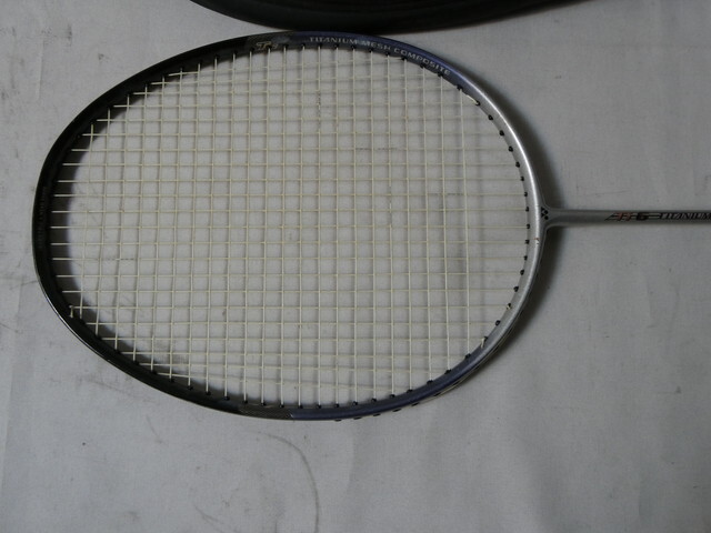 佐K⑤10　YONEX　ヨネックス　バトミントンラケット　Ｔｉ6　チタン　中古品_画像2