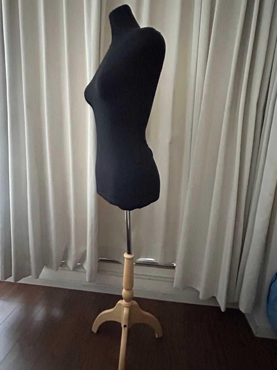 ディスプレイ トルソー 大人女性ボディ 木製土台 ディスプレイ用人体 マネキン白 トルソー 木製土台 ディスプレイ用人体 マネキン黒・白両用