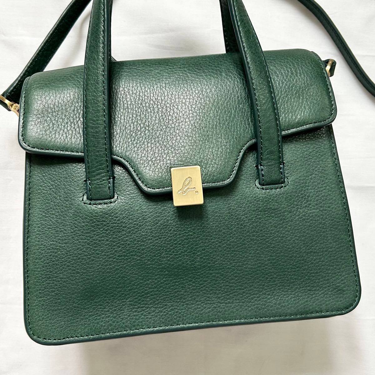 極美品 2way アニエスベー ショルダーバッグ グリーン 本革 極美品 2way アニエスベー ショルダーバッグ グリーン 本革