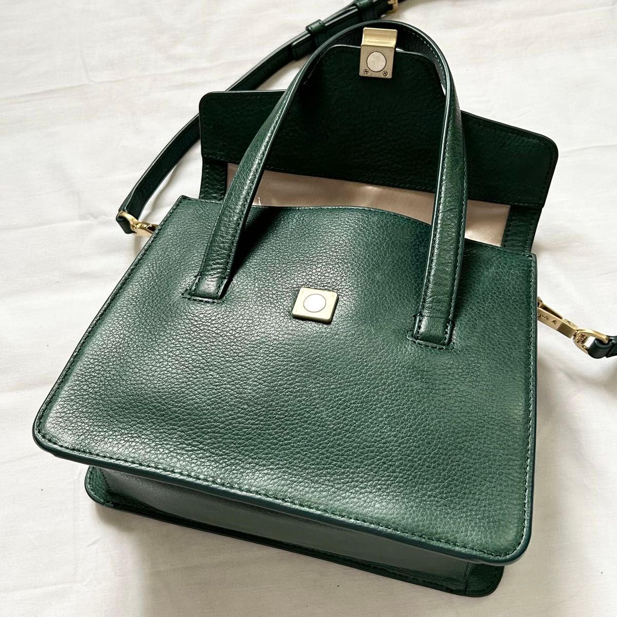 極美品 2way アニエスベー ショルダーバッグ グリーン 本革 極美品 2way アニエスベー ショルダーバッグ グリーン 本革
