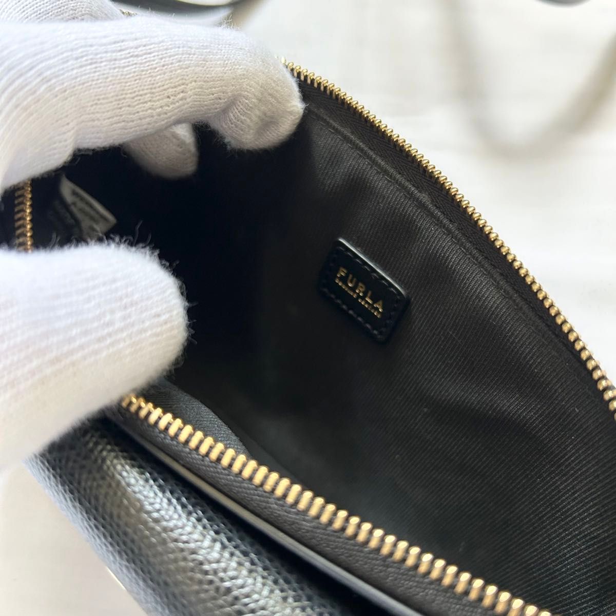 極美品 FURLA ショルダーバッグ 現行 レザー 黒 ブラック 極美品 FURLA ショルダーバッグ 現行 レザー 黒 ブラック