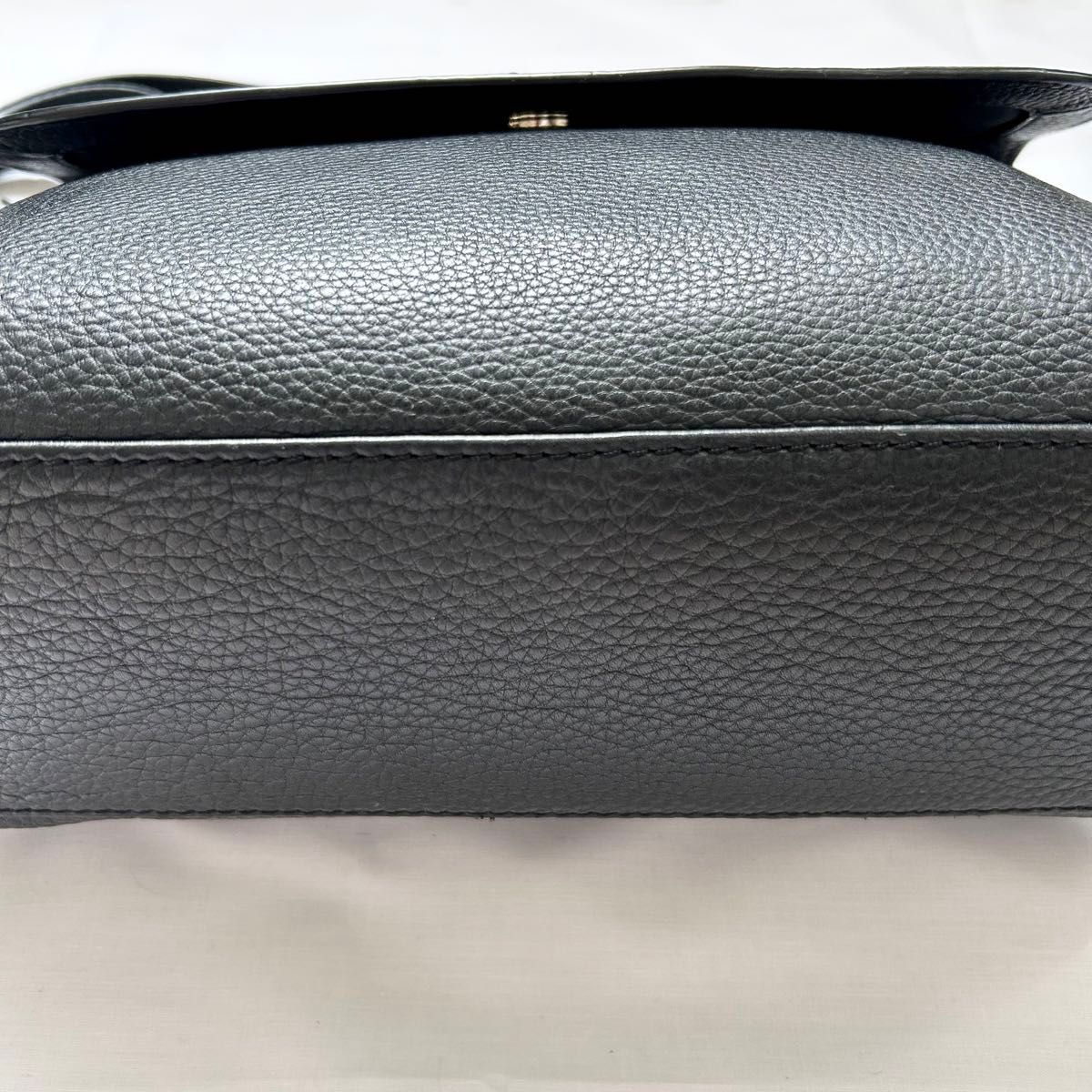 極美品 入手困難 トリーバーチ ショルダーバッグ 黒 レザー 極美品 入手困難 トリーバーチ ショルダーバッグ 黒 レザー