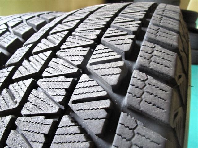 送料無料　スタッドレス　215/70R16　BS　DM-V3　2022年製　4本セット　9.5～10mmぐらり　バリ溝_画像7