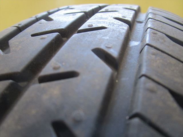 送料無料　155/65R13　ブリヂストン　セイバーリング　SL101　2023年製　２本　イボ付きバリ溝_画像6