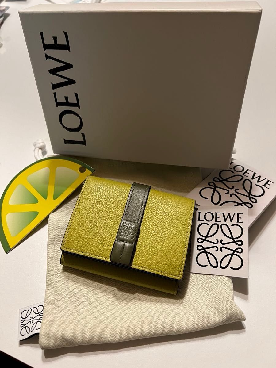 ★美品★ロエベ / LOEWE  トライフォールド ウォレット　ライムイエロー&アボカドグリーン