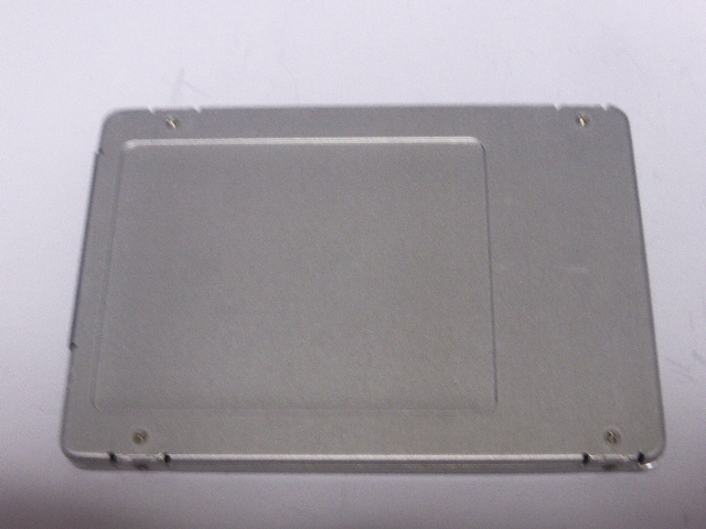 KIOXIA SSD KHK6YRSE3T84 SATA 2.5inch 3.84TB(3840GB) 電源投入回数34回 使用時間199時間 正常判定 本体のみ ラベル欠品 中古品です①の画像2