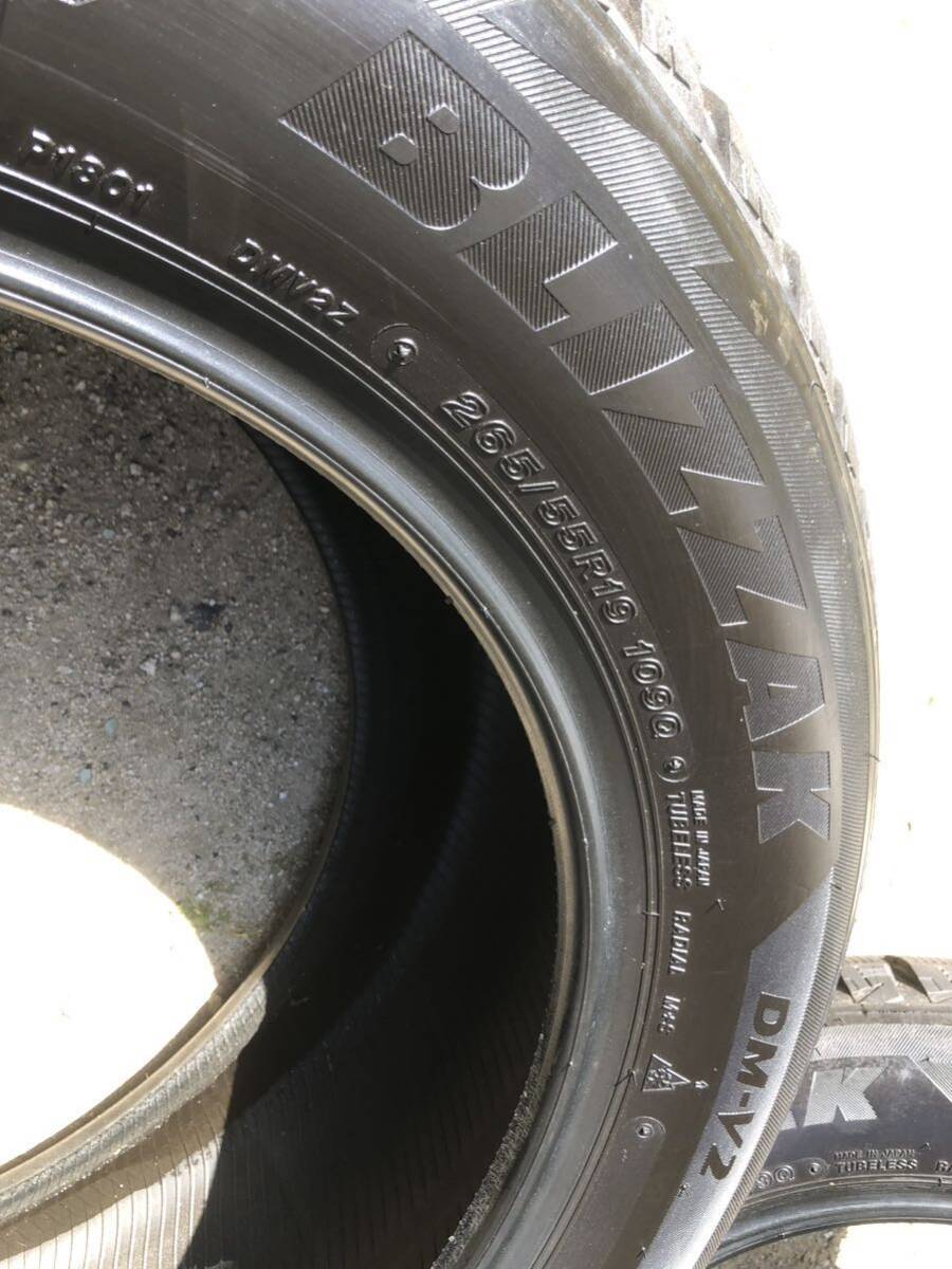 265/55R19 ブリヂストン ブリザック DM-V2 2022年製 バリ山 深溝の画像3