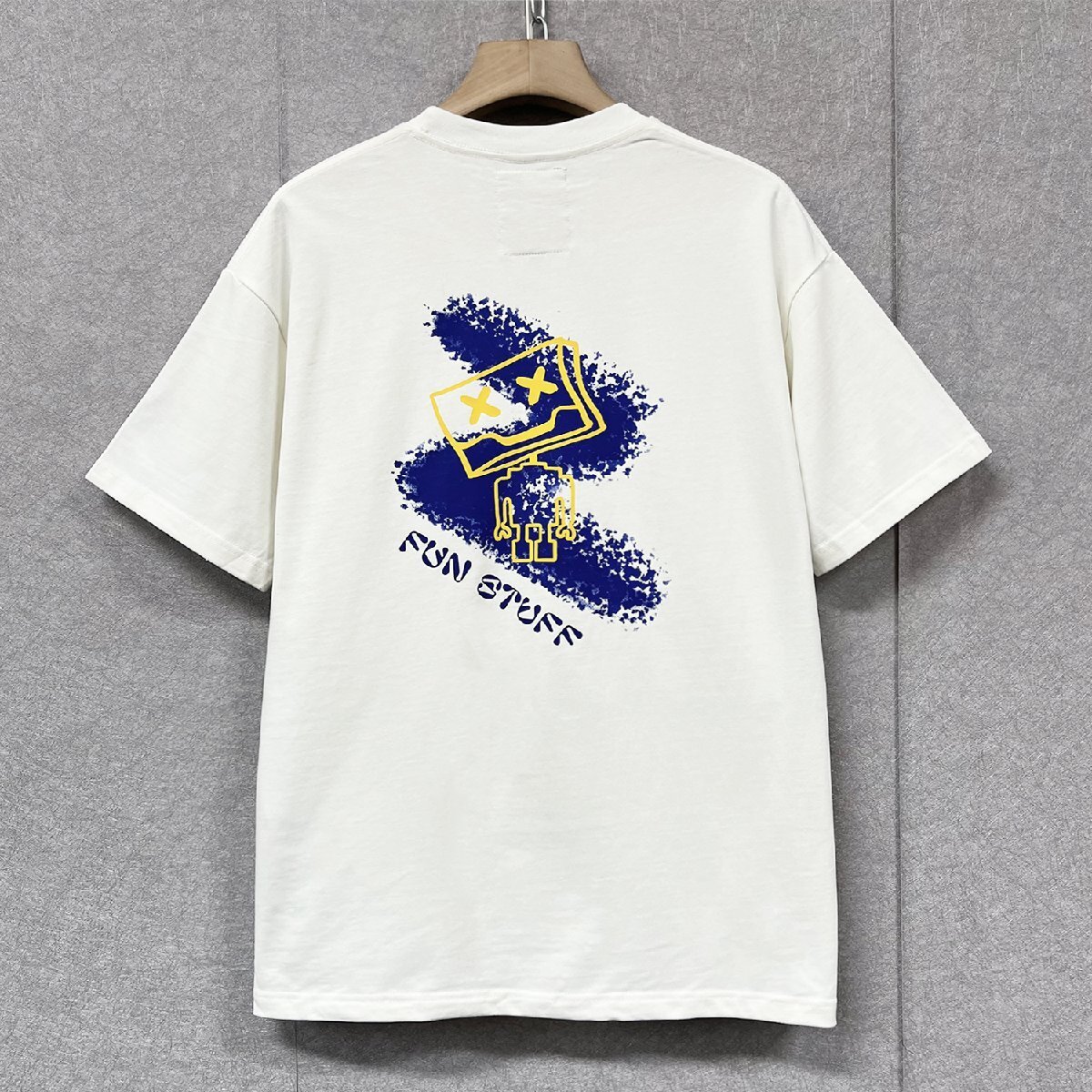 上級・半袖Tシャツ 定価2万◆Emmauela・イタリア・ミラノ発◆上品 吸汗 快適 ロボット 遊び心 手描き風 トップス カジュアル L/48サイズ_画像1