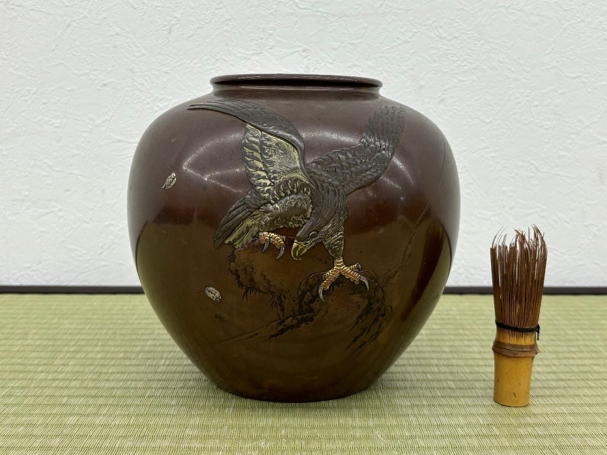 金工師造 鷹象嵌 花瓶 在銘 花押 銅器 骨董品 美術品 8522lfyN_画像2