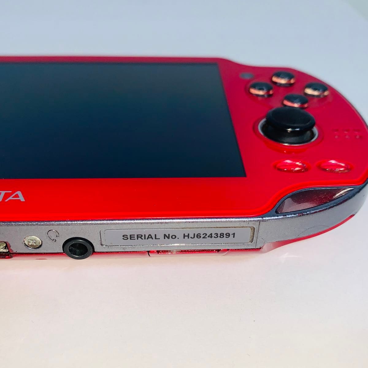 【247】 PS Vita Wi-Fiモデル コズミックレッド PCH-1100