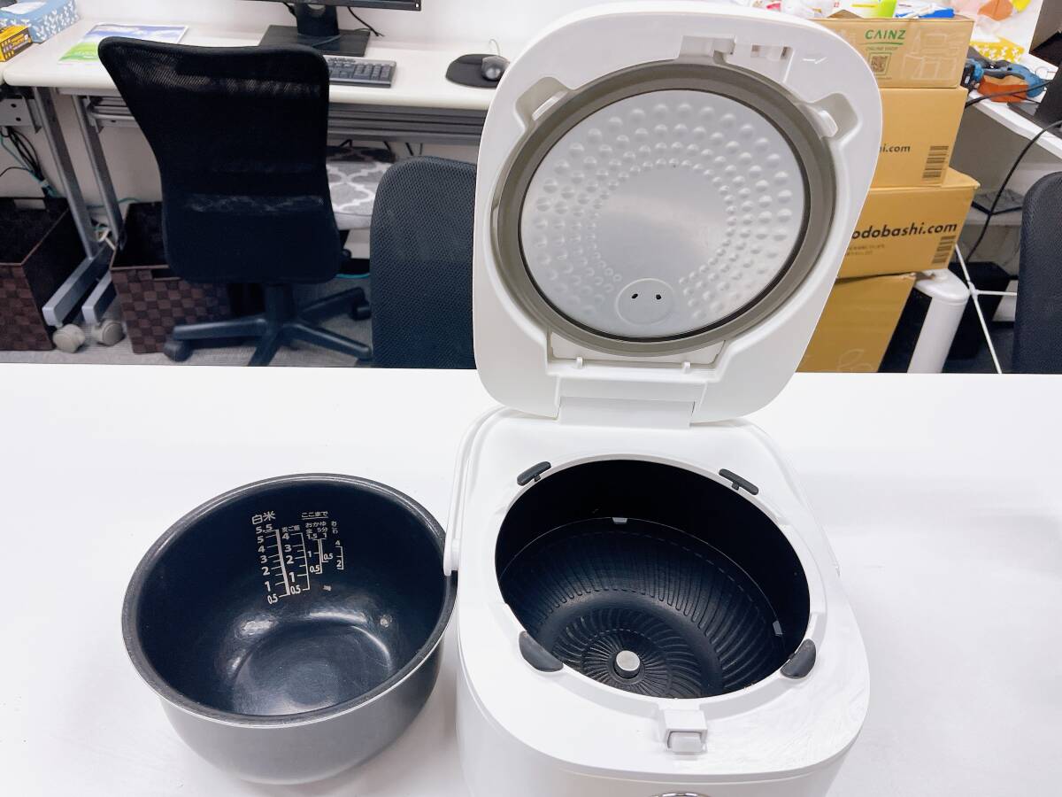 RC-10FM W 東芝 TOSHIBA IH炊飯ジャー 炊飯器 (5.5合炊き)　2018年製 通電しません ジャンク品（ス167）_画像6