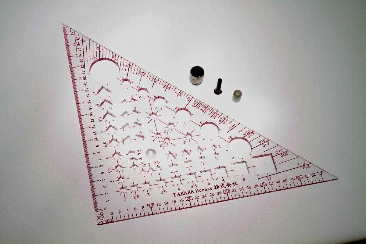 タカラ　製図マルチ定規　三角定規　つまみ付　小　2mm厚　テンプレート　建築士　設計製図　建築設備士