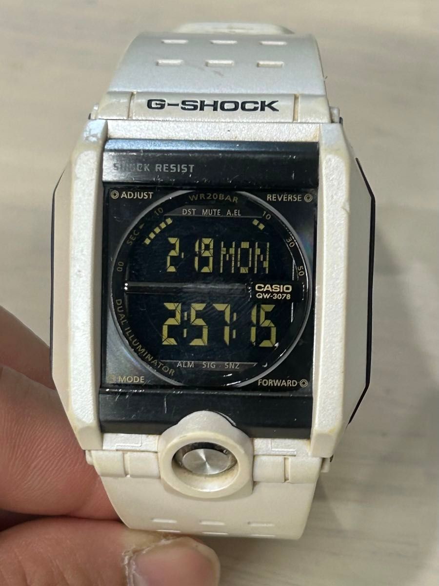 中古品 カシオ G-SHOCK 腕時計 G-8100A 白 動作確認済 Gショック 中古品 カシオ G-SHOCK 腕時計 G-8100A 白 動作確認済 Gショック