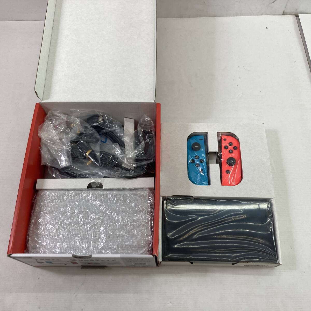(26943) ■【1円～】Nintendo Switch 有機EL ネオン 中古品の画像2