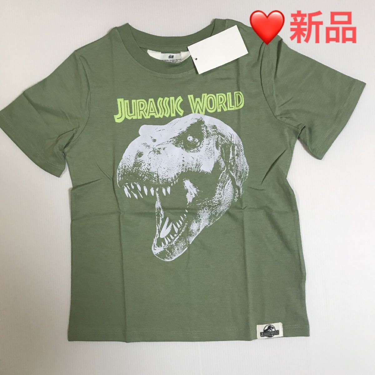 新品★恐竜ジュラシックワールド 半袖Tシャツ110-116cm